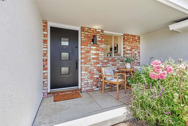 37972 Ballard Dr, Fremont CA: https://media.crmls.org/mediaz/ee3df7b9-e79a-41e9-b9b5-5e45825fcccb.jpg