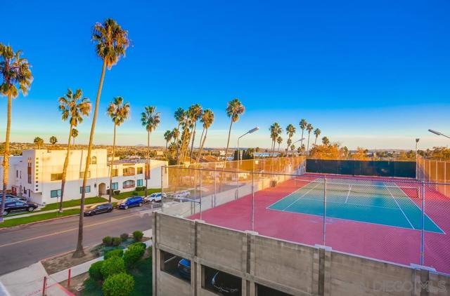 Image 34 of 44 For 4600 Lamont Street  212