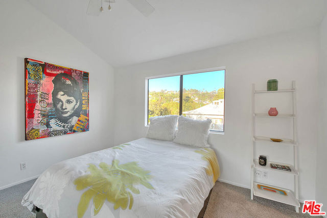 5920 Chula Vista Way, Los Angeles CA: https://media.crmls.org/mediaz/ee3f8d79-fca1-4f3f-b50c-7a0c1d9ae5ec.jpg