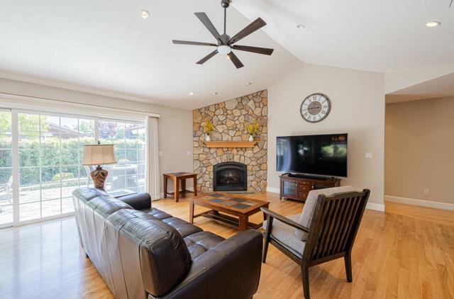 22470 Estoque Place, Salinas CA: https://media.crmls.org/mediaz/ee3fabeb-82ab-45b1-b420-a5fe14269266.jpg