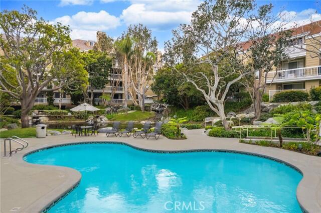 20371 Bluffside Circle, Huntington Beach CA: https://media.crmls.org/mediaz/ee401b51-790d-4a47-ae13-c322a7ce6d32.jpg