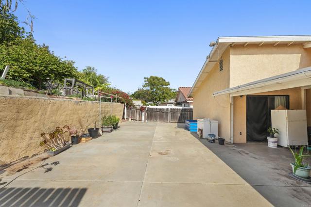 Detail Gallery Image 13 of 33 For 5088 Elkhart St, San Diego,  CA 92105 - 3 Beds | 2 Baths