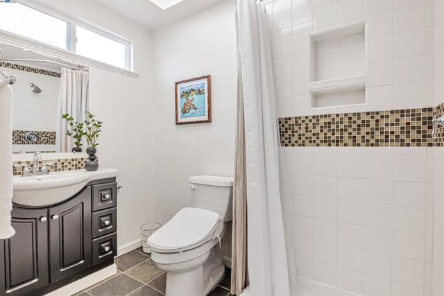 3335 Cornish Ct, Fremont CA: https://media.crmls.org/mediaz/ee40fdb7-1762-4586-b7a2-d6e494bff98f.jpg