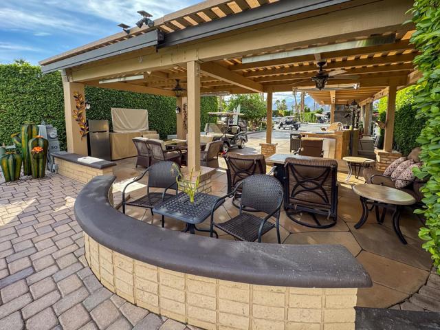 80394 Ave 48, Indio CA: https://media.crmls.org/mediaz/ee420a97-53c9-4b85-ac79-4d9880c5dc5a.jpg