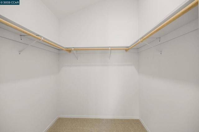 71 Maple Ln, Walnut Creek CA: https://media.crmls.org/mediaz/ee42962a-9d02-4866-8c37-772e9c5b06a0.jpg