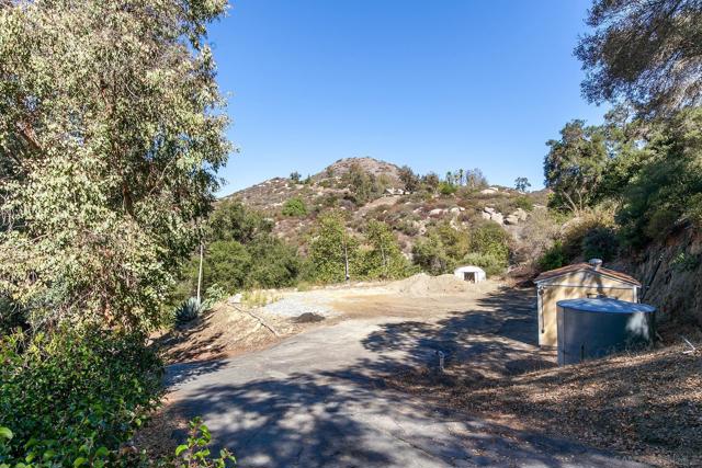 1167 Peutz Valley Rd, Alpine CA: https://media.crmls.org/mediaz/ee42a36d-885f-4d6e-b3cd-9c23f0246550.jpg