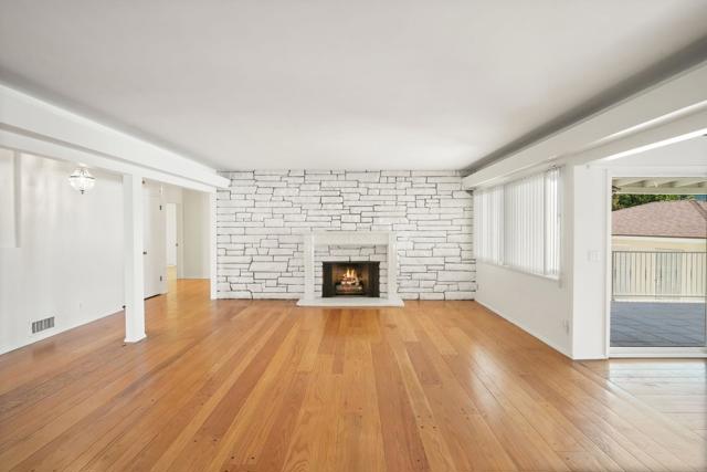 108 W Kenneth Road, Glendale CA: https://media.crmls.org/mediaz/ee436a25-9f6a-445e-9e4d-fe0147c8fbbf.jpg