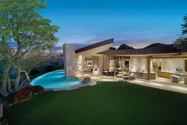 700 Summit, Palm Desert CA: https://media.crmls.org/mediaz/ee4372fd-2725-47c4-829c-ec324f4ea546.jpg