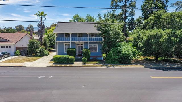 2211 College Avenue, Livermore CA: https://media.crmls.org/mediaz/ee43f5a9-bce6-4f1b-851e-266d2291b4e9.jpg