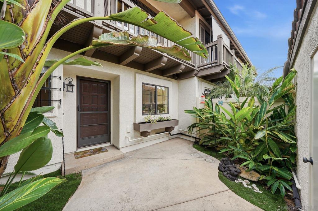 957 Fir Tree Pl. - photo 2