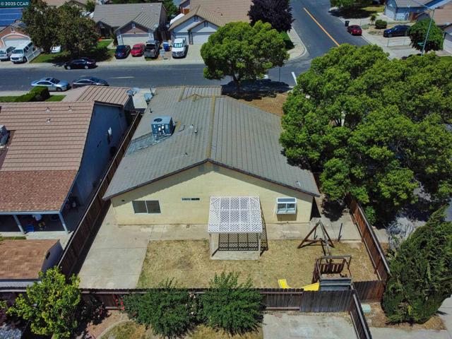 4300 Cannington Lane, Salida CA: https://media.crmls.org/mediaz/ee44be23-fa21-4d90-8fed-5a9e1f69d77e.jpg