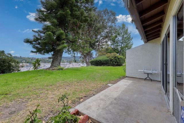 14745 Caminito Orense Este, San Diego CA: https://media.crmls.org/mediaz/ee44d245-2016-41b1-a526-2cafc600afbb.jpg
