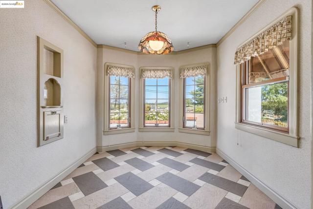 11081 BRENTWOOD BLVD., Brentwood CA: https://media.crmls.org/mediaz/ee44f821-de4c-49cc-8faf-bbefd0bc89cc.jpg