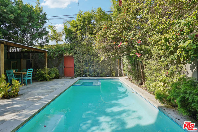 813 Crestmoore Place, Venice CA: https://media.crmls.org/mediaz/ee455691-7149-4c7d-bdf8-6308e2e11343.jpg