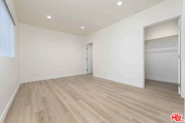 2103 S Burnside Avenue, Los Angeles CA: https://media.crmls.org/mediaz/ee45ab0c-2fa4-4d99-b940-7fa1de8b3c1d.jpg