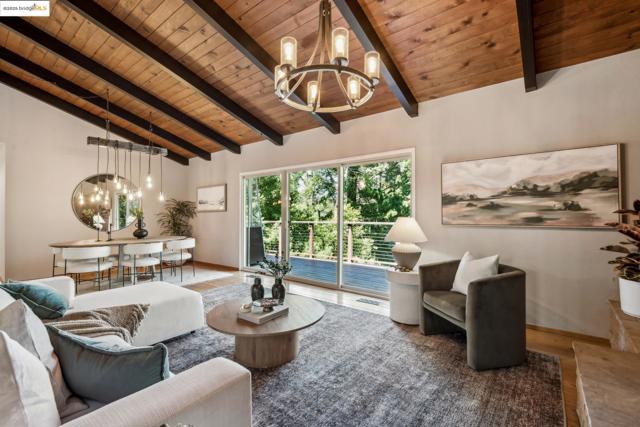 2560 Carisbrook Dr, Oakland CA: https://media.crmls.org/mediaz/ee45c6f1-094c-47ff-b630-a40075381271.jpg