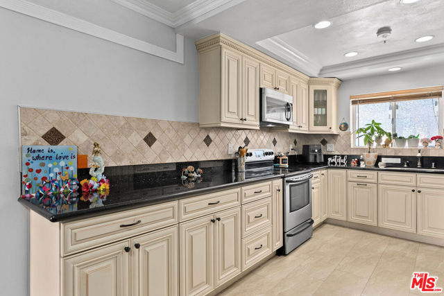 29641 S Western Avenue, Rancho Palos Verdes CA: https://media.crmls.org/mediaz/ee464a40-7657-47c5-8e7c-9afcea5407e9.jpg