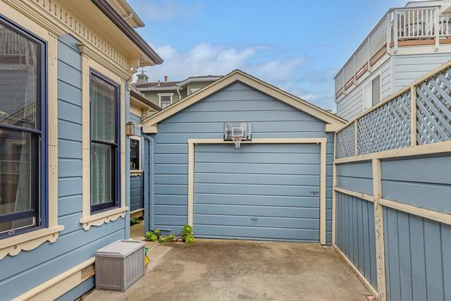 543 Spruce Avenue, Pacific Grove CA: https://media.crmls.org/mediaz/ee4672b1-e077-4653-a6d9-1995b8764973.jpg