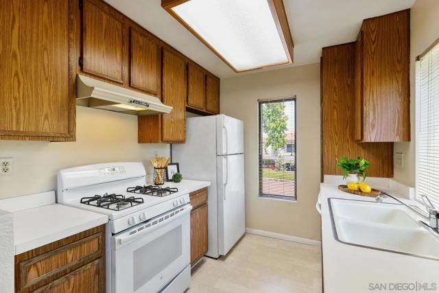 11195 Camino Ruiz, San Diego CA: https://media.crmls.org/mediaz/ee46f625-022c-474a-84f4-089c0ea692f0.jpg