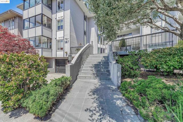 567 Oakland Ave, Oakland, California 94611, 1 Bedroom Bedrooms, ,1 BathroomBathrooms,Condominium,For Sale,Oakland Ave,41083171