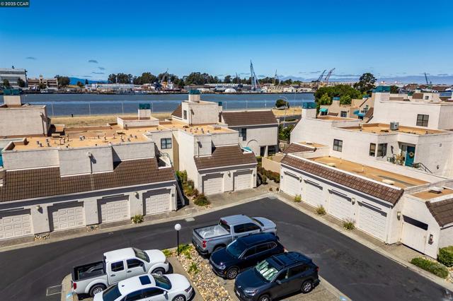 171 Nantucket Ln, Vallejo CA: https://media.crmls.org/mediaz/ee479bb6-6d20-4e0f-9f82-0cbf42877613.jpg