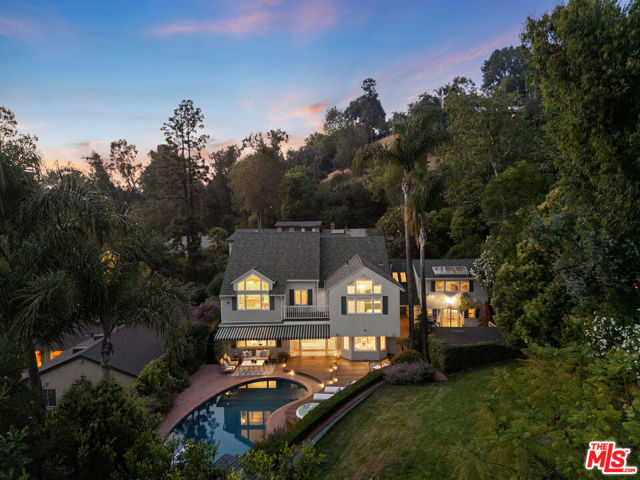 11818 Laurel Hills Road, Studio City CA: https://media.crmls.org/mediaz/ee486755-3fb0-46e0-862a-f1009d2b4f1f.jpg