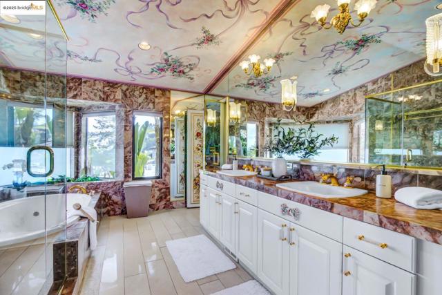4146 Canyon Rd, Lafayette CA: https://media.crmls.org/mediaz/ee48708d-3f33-4178-a09f-e533649a1d73.jpg