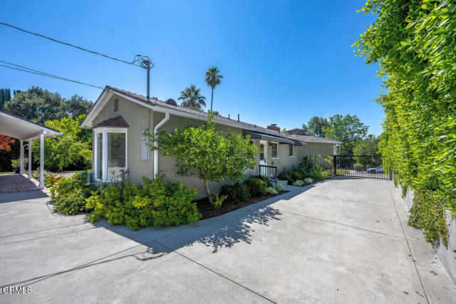 41 E Bonita Avenue, Sierra Madre CA: https://media.crmls.org/mediaz/ee49a030-2860-4113-817f-8c52fcad5956.jpg
