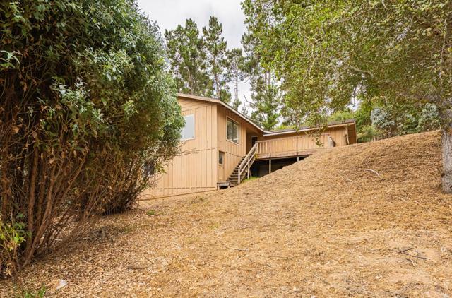 19400 Eden Court, Salinas CA: https://media.crmls.org/mediaz/ee49df8e-c8f5-4026-86f7-88c576adcb78.jpg