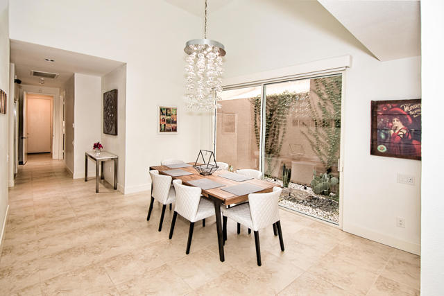 125 Lakeshore Drive, Rancho Mirage CA: https://media.crmls.org/mediaz/ee4a2119-9333-4b9e-85cb-0a23cd5832aa.jpg