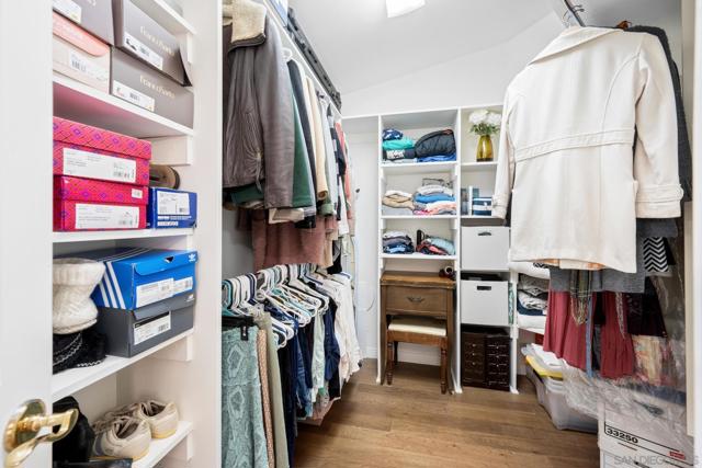 3733 La Cresta Dr, San Diego CA: https://media.crmls.org/mediaz/ee4a8805-df36-4934-b46d-d52677fb04eb.jpg