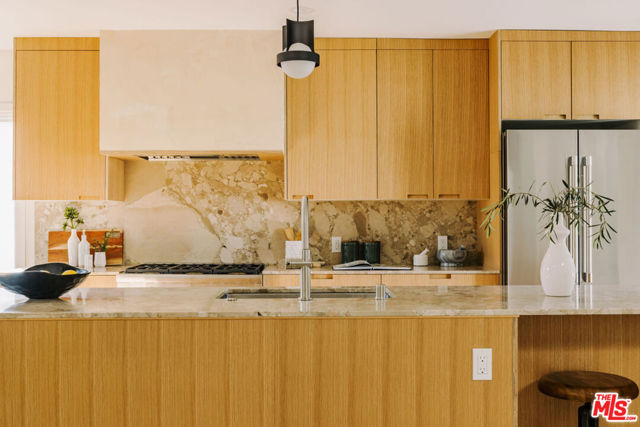5168 Emporia Avenue, Culver City CA: https://media.crmls.org/mediaz/ee4b6fcc-30a5-4cfc-b75b-1729fd64d964.jpg