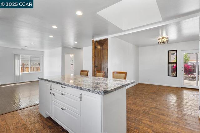 15067 Churchill St, San Leandro CA: https://media.crmls.org/mediaz/ee4b7a45-96b3-4486-b60f-5774afe66959.jpg