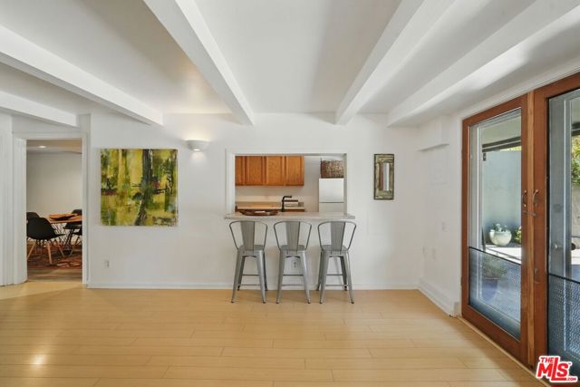 1527 Bainum Drive, Topanga CA: https://media.crmls.org/mediaz/ee4ba037-8fde-4f83-8584-2f83c05bc058.jpg