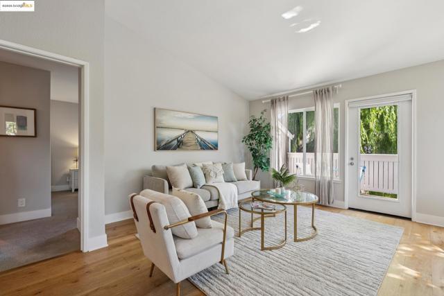 96 Bayside Ct, Richmond CA: https://media.crmls.org/mediaz/ee4ba9ba-d259-46fc-93ff-0e1b6ae3ea12.jpg