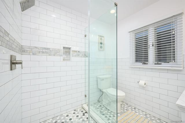 206 E E Oceanfront, Newport Beach CA: https://media.crmls.org/mediaz/ee4c2f0c-547d-4449-8069-8a8b16676b8f.jpg