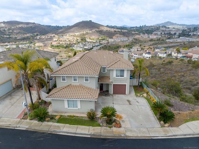 10394 Valley Waters Dr, Spring Valley CA: https://media.crmls.org/mediaz/ee4c557c-2b2d-4a80-9e13-b09389c875af.jpg