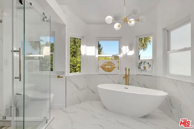 7939 W 80th Street, Playa del Rey CA: https://media.crmls.org/mediaz/ee4cd4ac-bb85-49ca-b035-86dae1fcec88.jpg