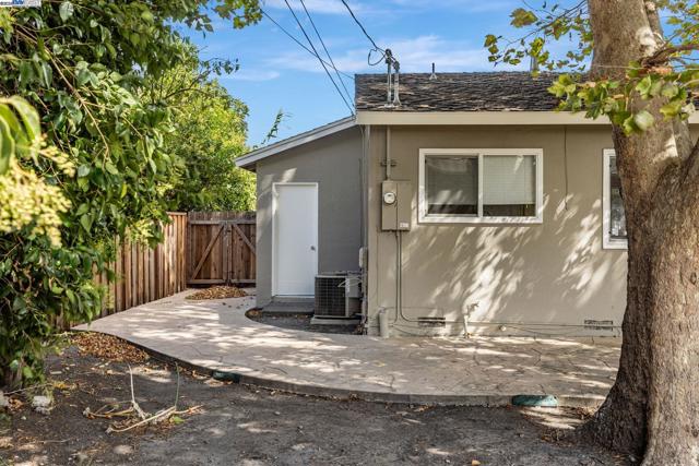 7600 Ironwood Dr, Dublin CA: https://media.crmls.org/mediaz/ee4de81b-03e1-437f-aa63-80a1fb54ea1d.jpg