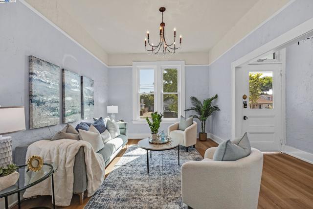 624 N 17Th St, San Jose CA: https://media.crmls.org/mediaz/ee4dff96-482e-4f87-874f-7834965067f3.jpg