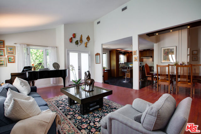 12521 Westminster Avenue, Los Angeles CA: https://media.crmls.org/mediaz/ee4e0efc-5250-4924-97c0-bc62bdd05db9.jpg
