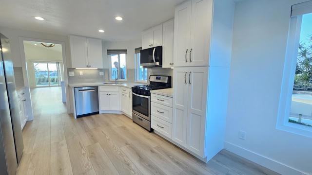 Detail Gallery Image 3 of 18 For 6853 Shearwaters Dr, Carlsbad,  CA 92011 - 3 Beds | 2 Baths