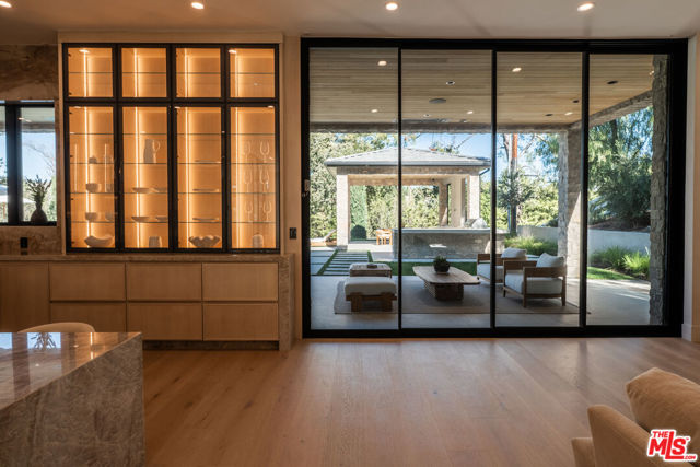 5831 Fitzpatrick Road, Hidden Hills CA: https://media.crmls.org/mediaz/ee4f2b91-e545-40d3-8251-04f4b1dae5e2.jpg