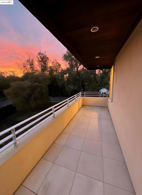 4000 Manzana Lane, Palo Alto CA: https://media.crmls.org/mediaz/ee4f5d6a-2ea3-4312-ab3e-44625798a5ff.jpg