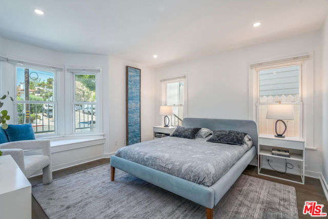 2622 2nd Street, Santa Monica CA: https://media.crmls.org/mediaz/ee4f7d0e-6051-46d1-aa10-dc1e54811cee.jpg