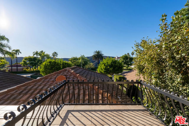 Drew Fenton | 2282 Canyonback Road Los Angeles CA | MLS: 7426024