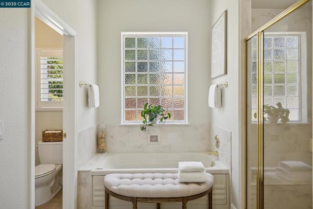 109 Forest Hill, Clayton CA: https://media.crmls.org/mediaz/ee505b43-48be-40a7-832d-61daf24a7f91.jpg