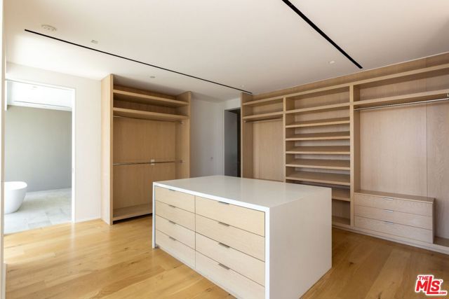 1853 Sunset Plaza Drive, Los Angeles CA: https://media.crmls.org/mediaz/ee506444-ed78-483c-b1b9-a744c5d6de69.jpg