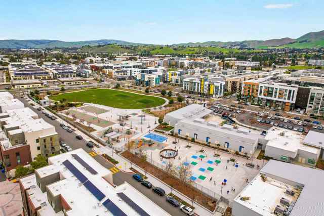 45039 Insight St, Fremont CA: https://media.crmls.org/mediaz/ee5126bc-43f5-4fd6-9fcb-a46fe9f7fa62.jpg