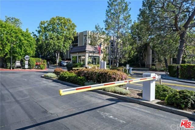 7109 RAINTREE Circle photo 4